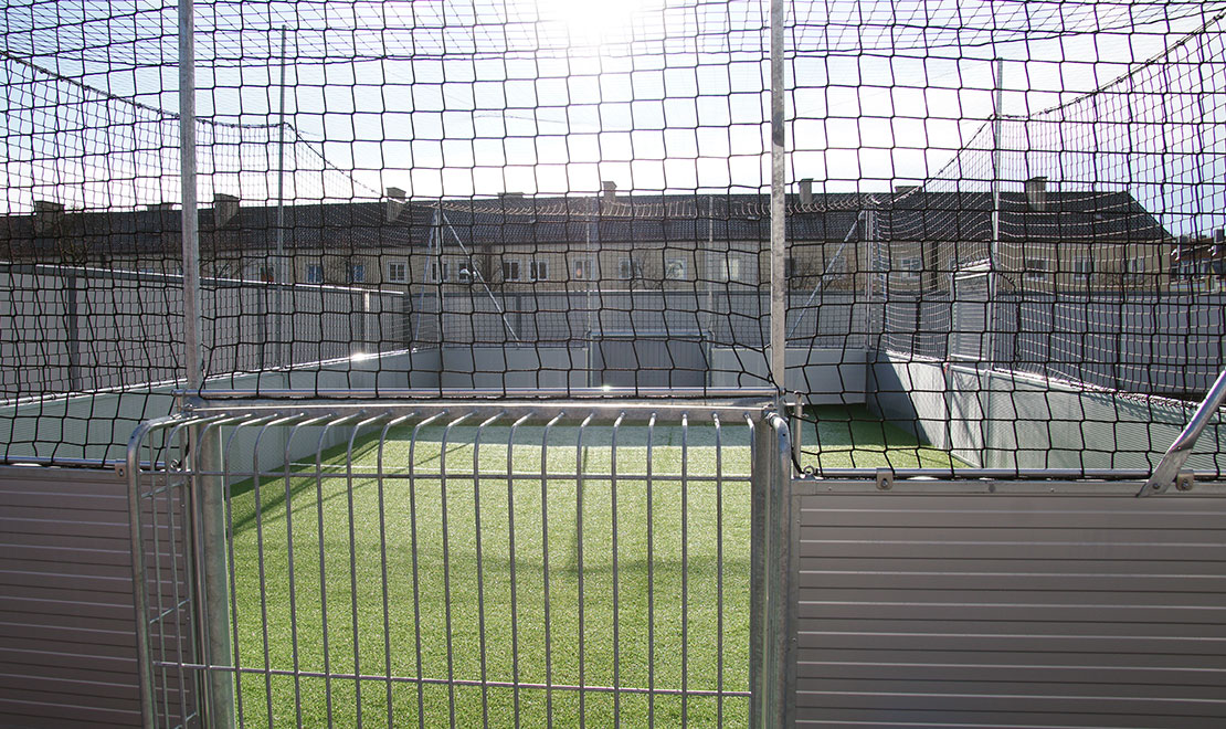 Rooftop mini-pitch for Montessori school in Munich
